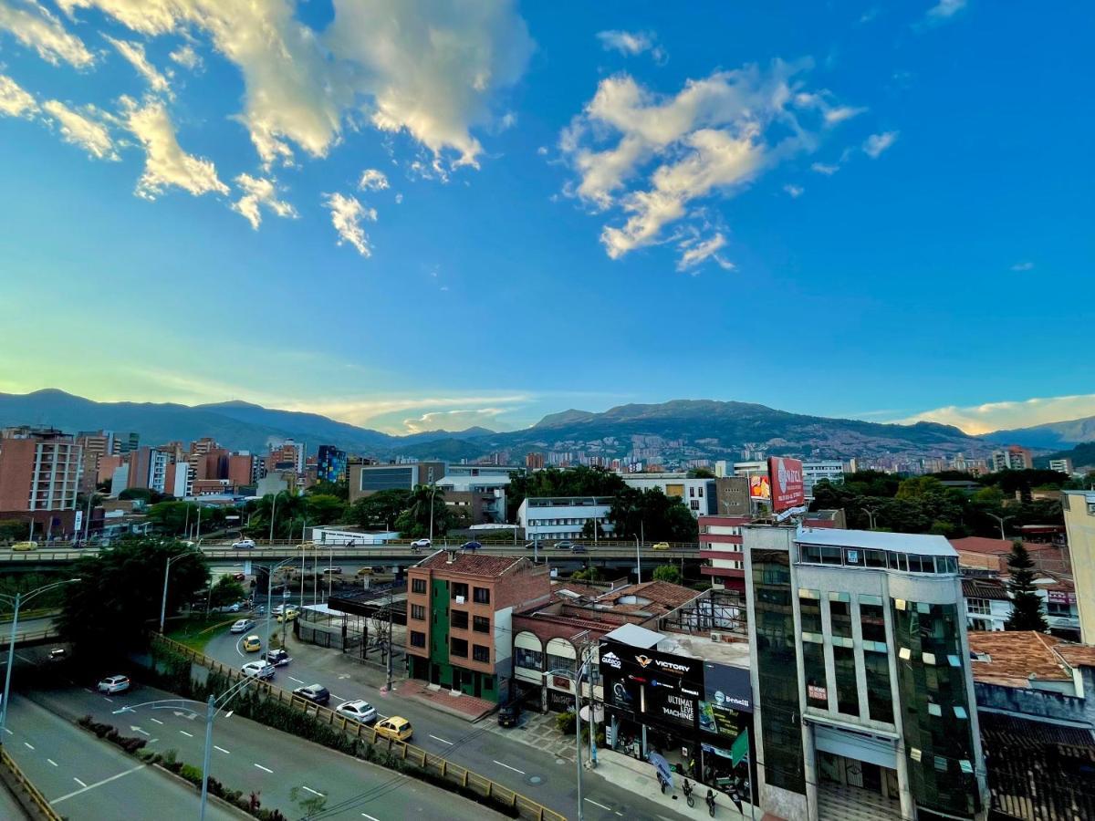 Apartamento En Laurels Medellín Esterno foto