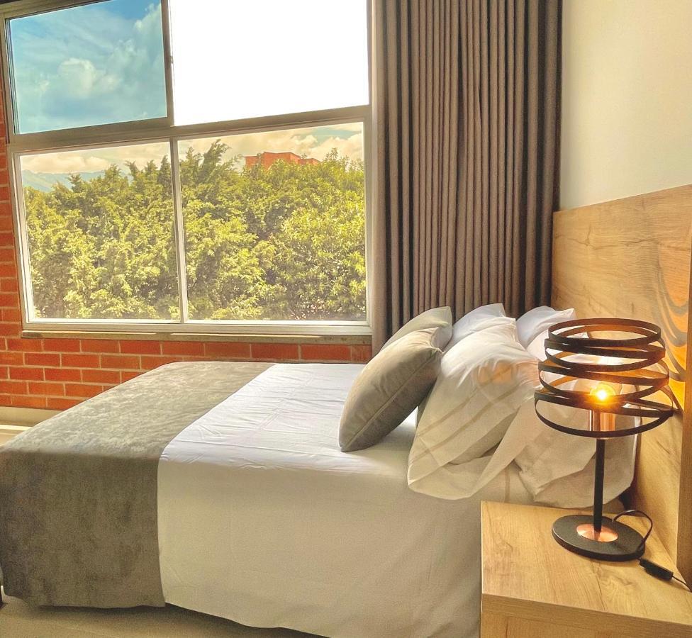 Apartamento En Laurels Medellín Esterno foto